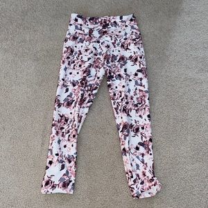Balance Collection Cropped Size Small Pink and White Flower Pattern